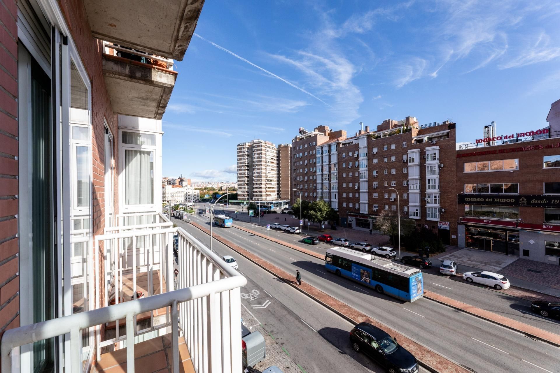 Exterior view of Flat for sale in  Madrid Capital  with Heating