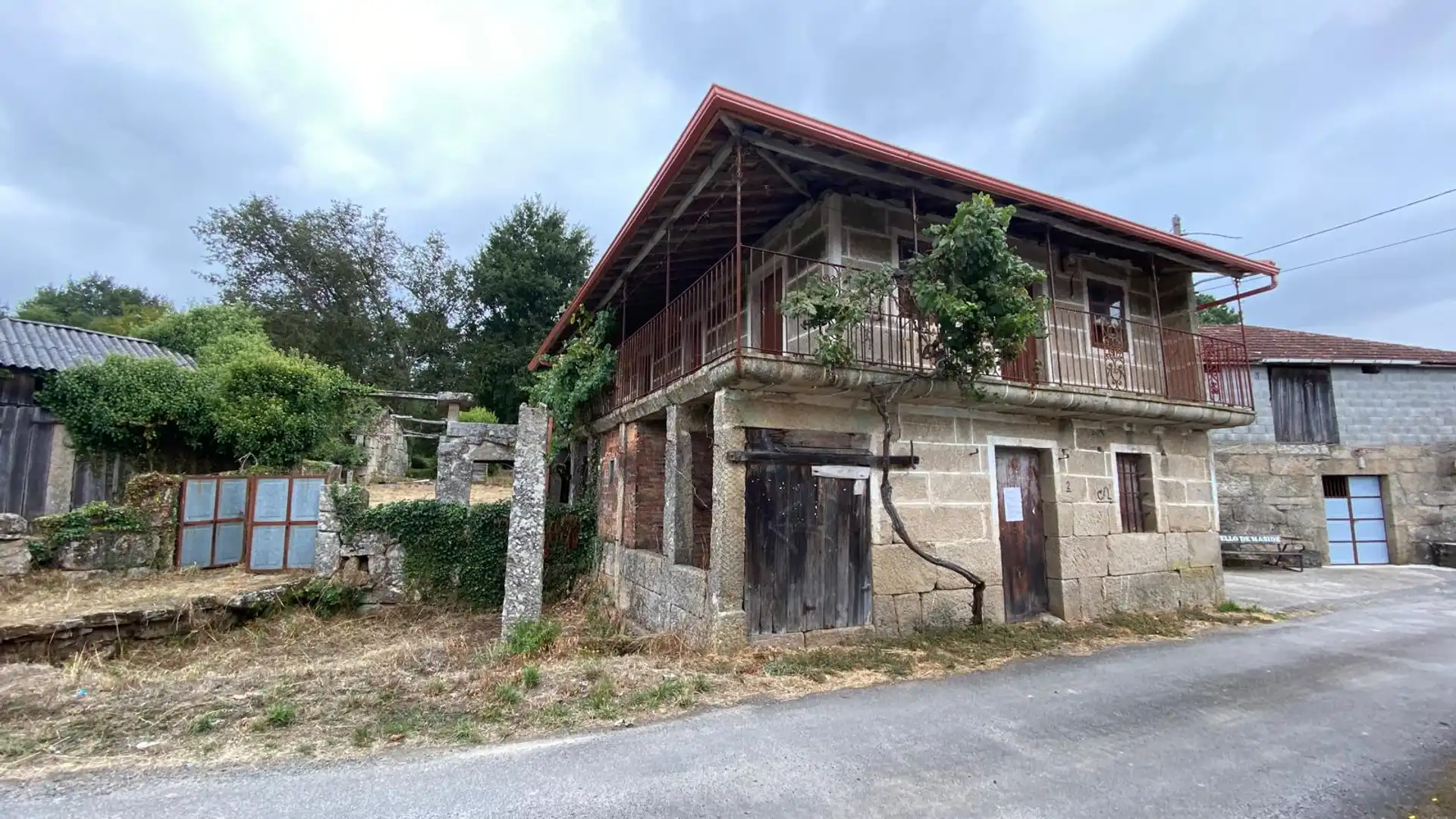 Exterior view of Houses for sale in Maside  with Private garden and Balcony