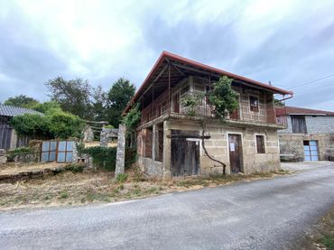 Casa con balcón en venta en Maside