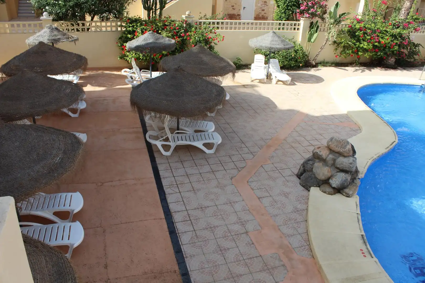 Terrassa de Apartament en venda en Roquetas de Mar amb Aire condicionat, Terrassa i Piscina