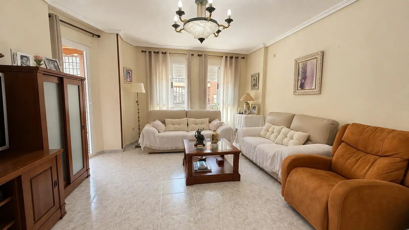 Piso con terraza en venta en Calle ARMANDO MUÑOZ CALERO, imagen 2