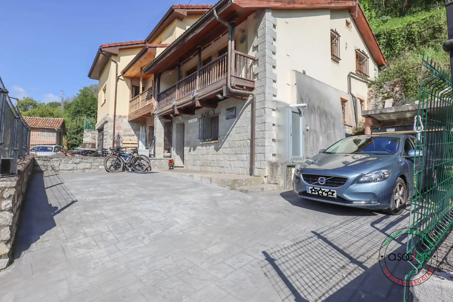 Parking de Casa adosada en venta en Ribera de Arriba con Calefacción, Parquet y Terraza