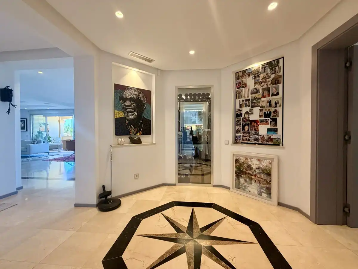 Attic for sale in Marbella  with Air Conditioner, Terrace and Storage room