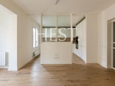 Piso con ascensor en venta en Carrer de Galileu
