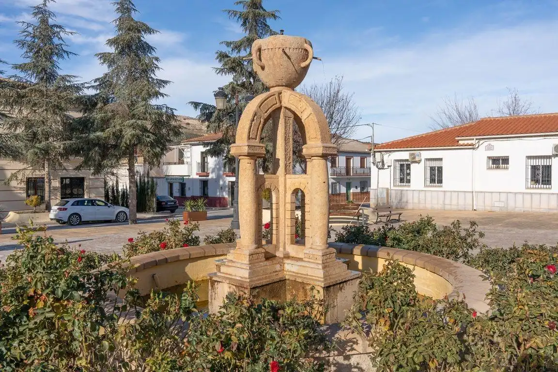 Vista exterior de Casa o xalet en venda en Cacín amb Balcó