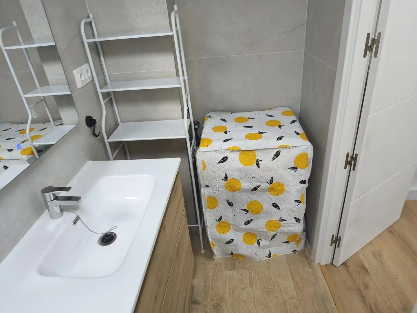 Bathroom of Ground floor for sale in Elche / Elx  with Air Conditioner, Parquet flooring and Furnished