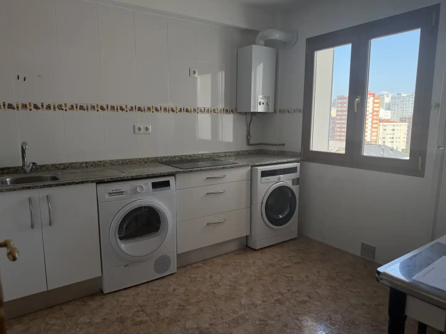 Cuina de Pis en venda en Gijón  amb Moblat
