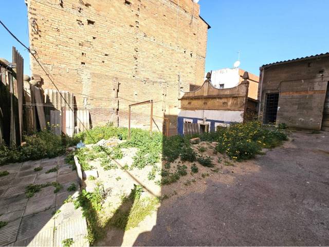 Terreno industrial en Venta en Ausona en Trinitat Vella