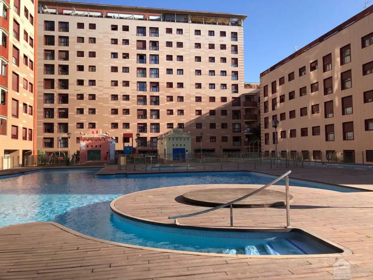 Flat for sale in El Cano - Los Bermejales