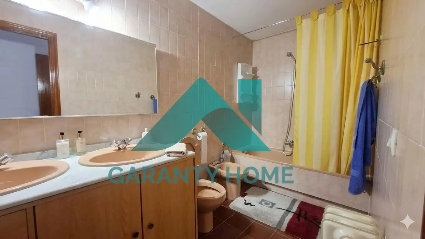 Baño de Piso en venta en Cáceres con Calefacción, Parquet y Terraza