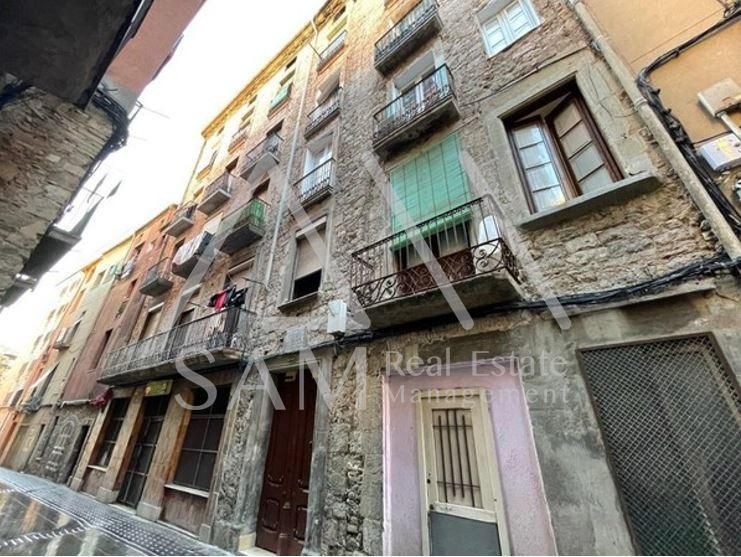 Vista exterior de Pis en venda en Manresa amb Terrassa i Balcó