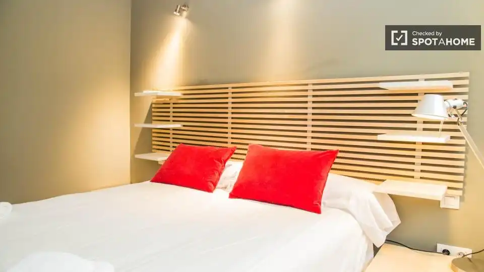Habitació a Sant Gervasi- Galvany