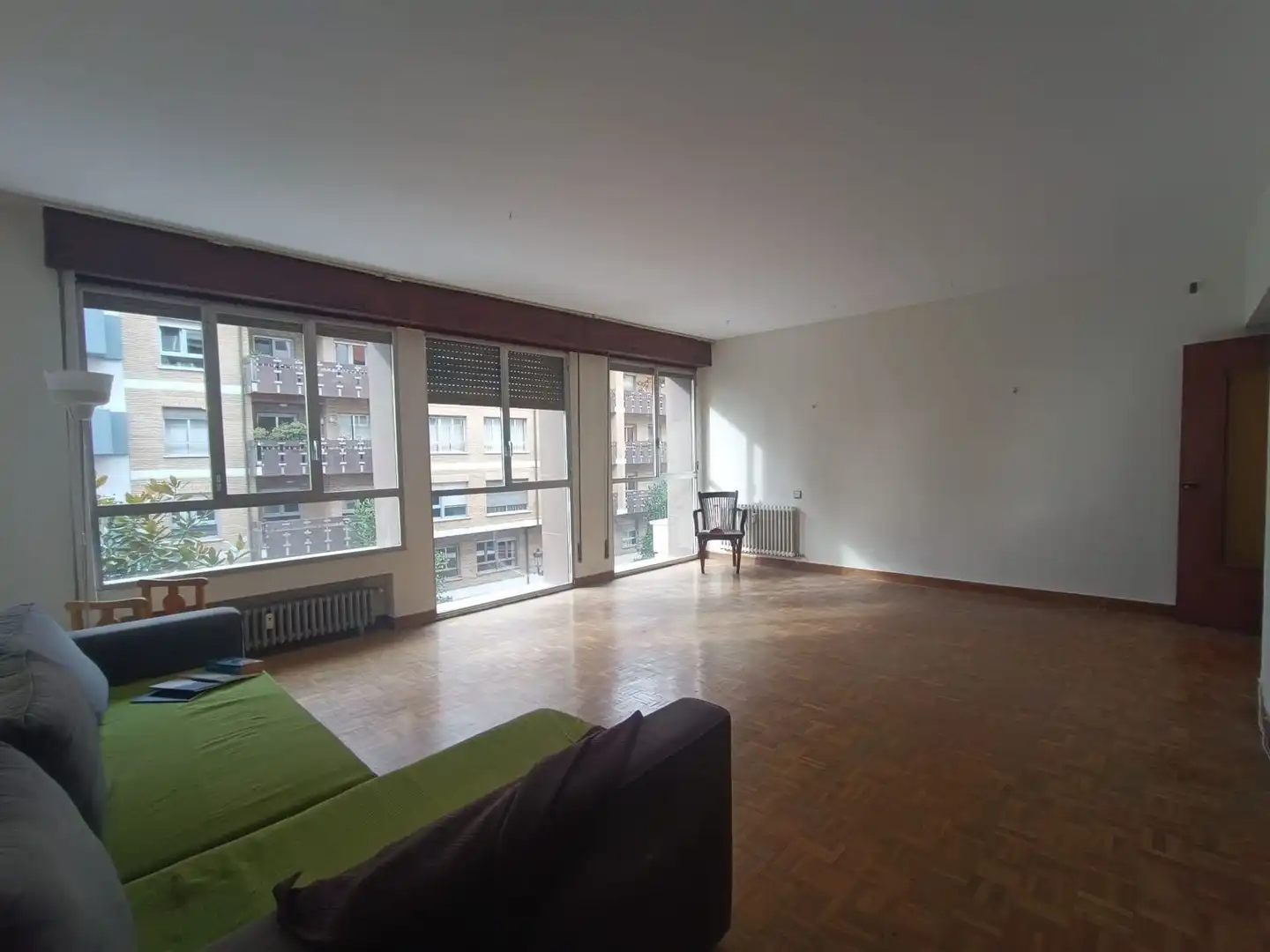 Living room of Flat for sale in Oviedo   with Heating, Terrace and Storage room
