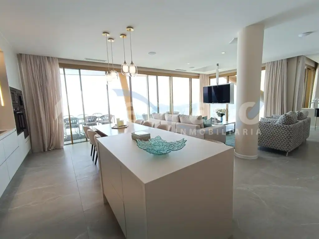 Piso con piscina en venta en Avenida Puerto Rico