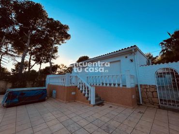 Xalet amb piscina en venda a Calle Bosco