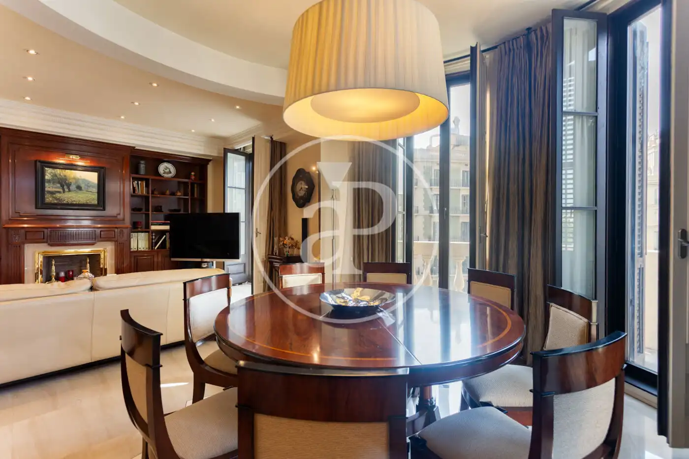 Comedor de Piso de alquiler en Barcelona con Aire acondicionado, Calefacción y Amueblado