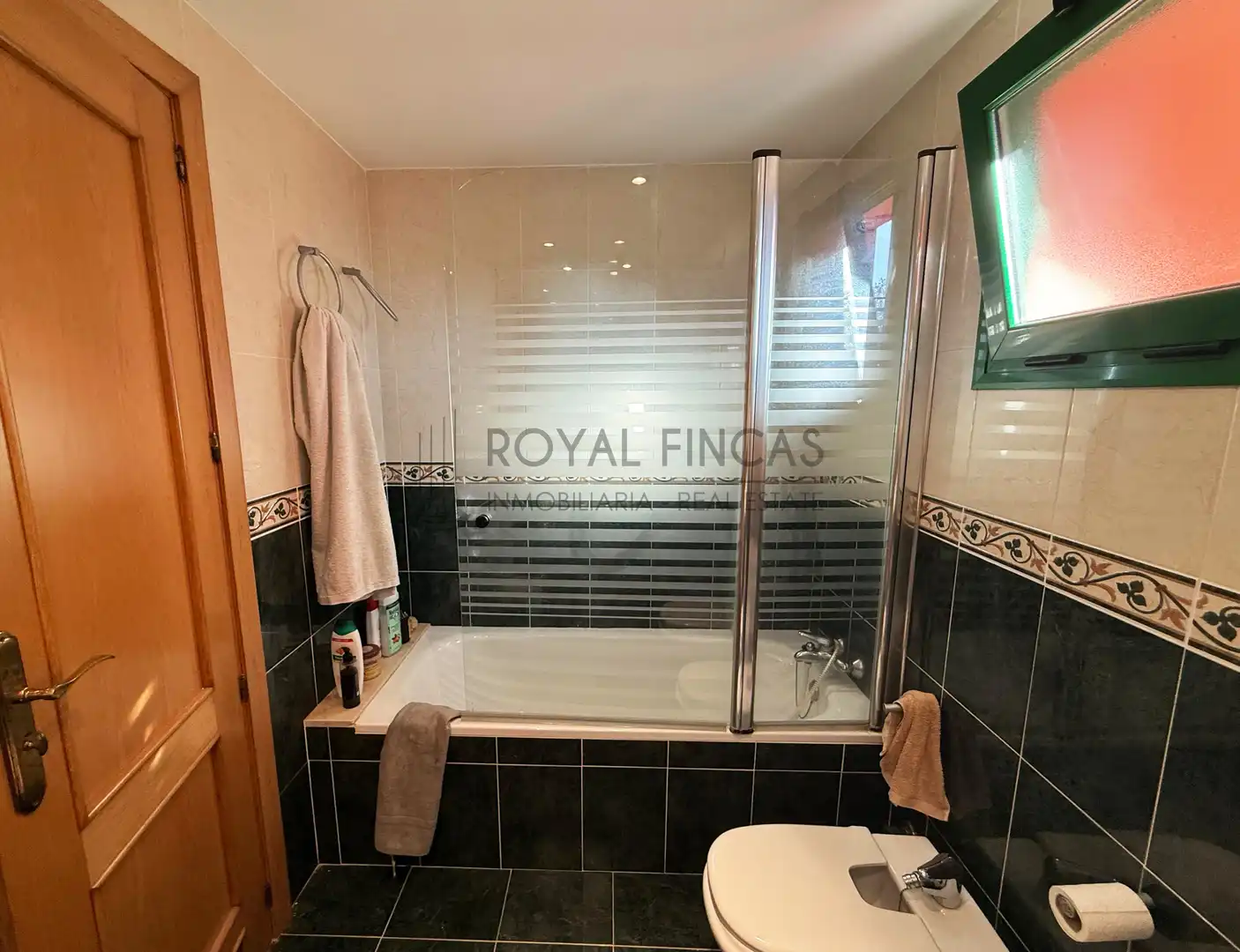 Bathroom of Attic for sale in Fuengirola  with Air Conditioner, Heating and Terrace