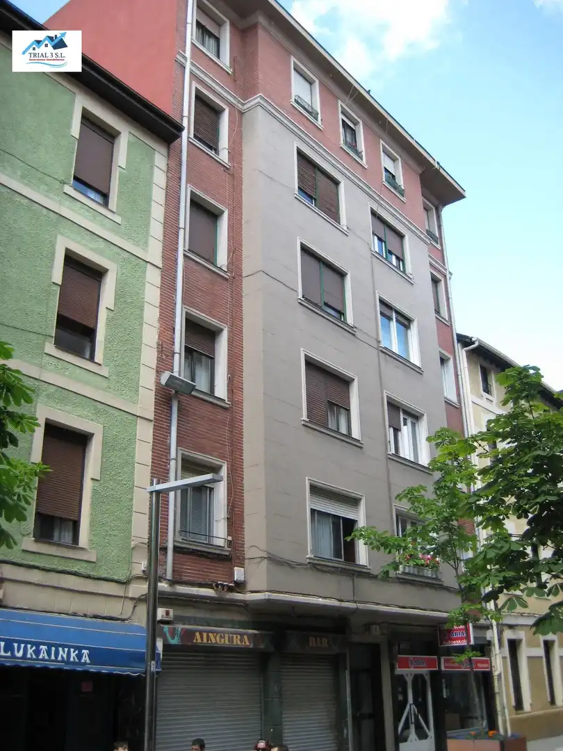 Vista exterior de Pis en venda en Erandio