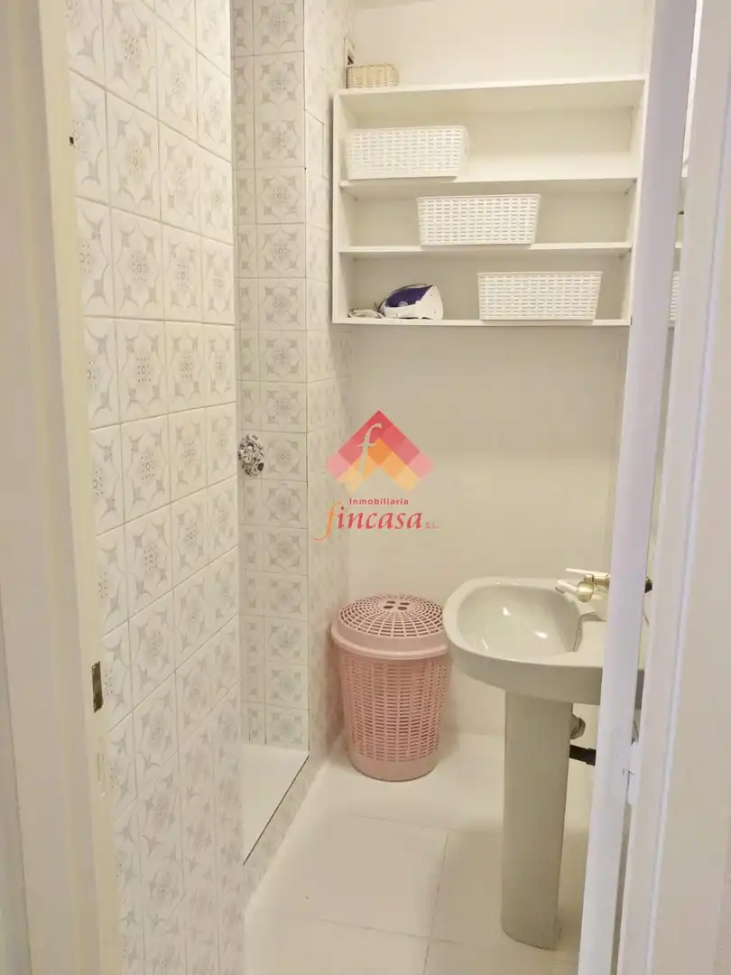 Bathroom of Flat for sale in Ronda