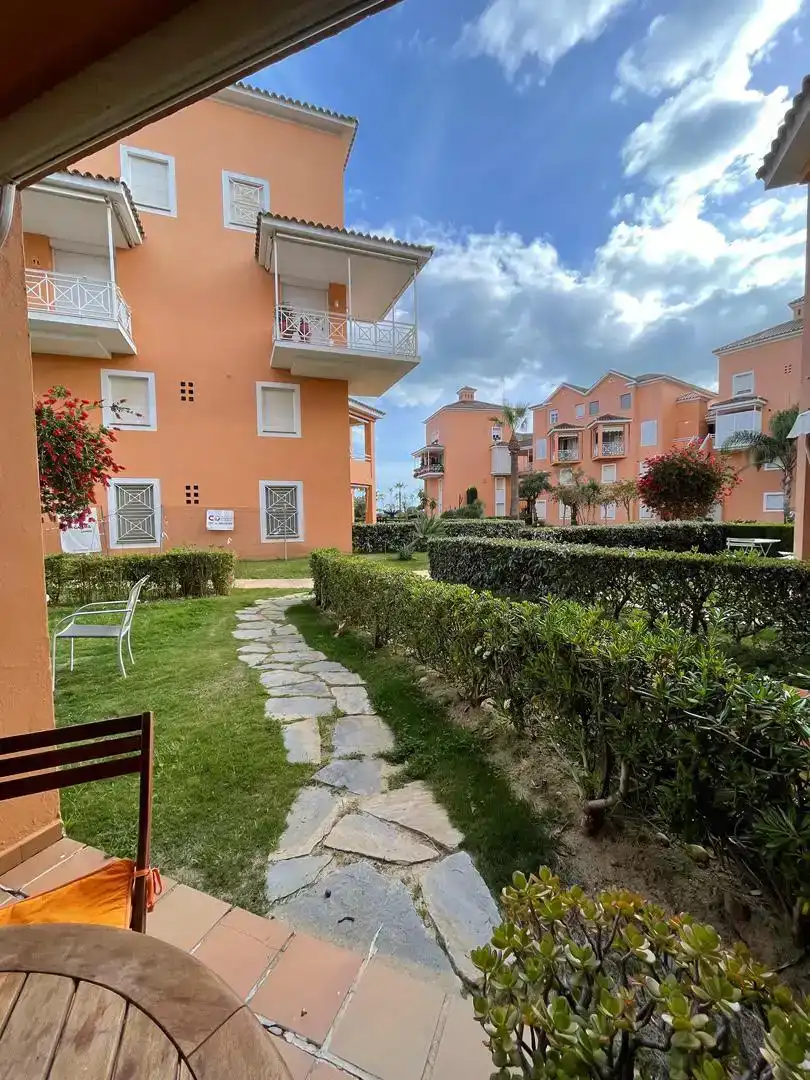 Außenansicht von Wohnung zur Miete in Islantilla mit Klimaanlage und Schwimmbad