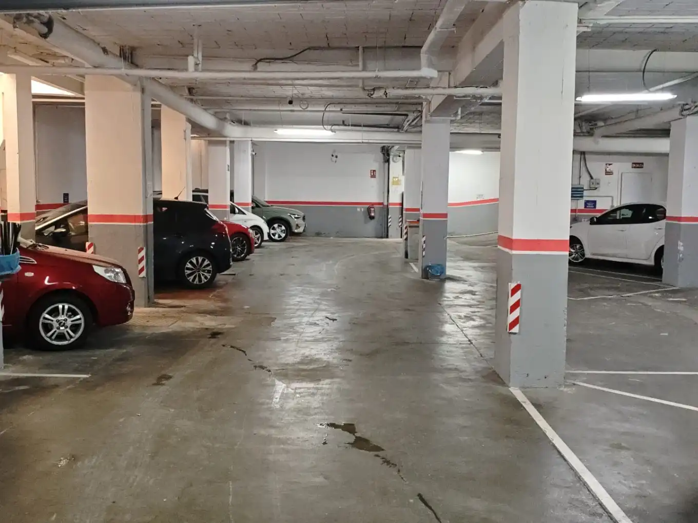 Parking of Garage for rent in Madrid  with Alarm
