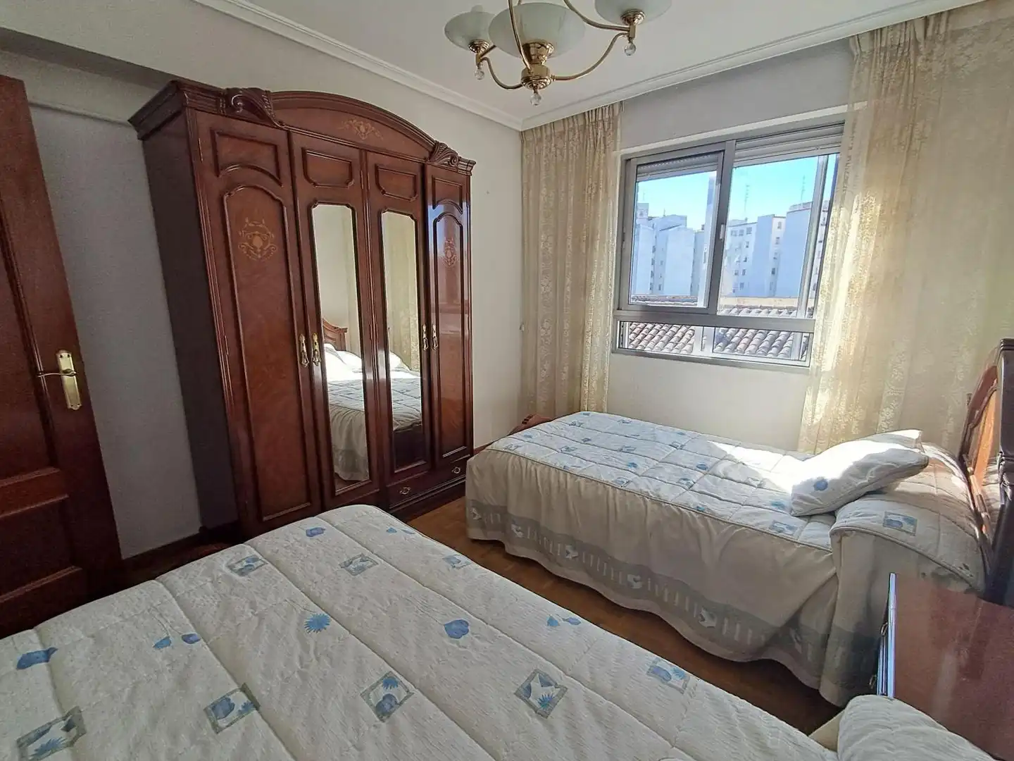 Habitación de Piso en venta en Valladolid con Calefacción, Parquet y Terraza