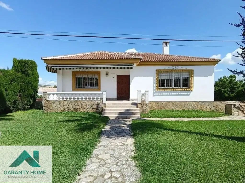 Exterior view of Houses for rent in Castro del Río