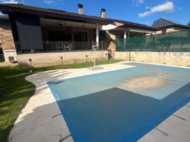 Chalet con piscina en venta en Calle Virgen de las Angustias