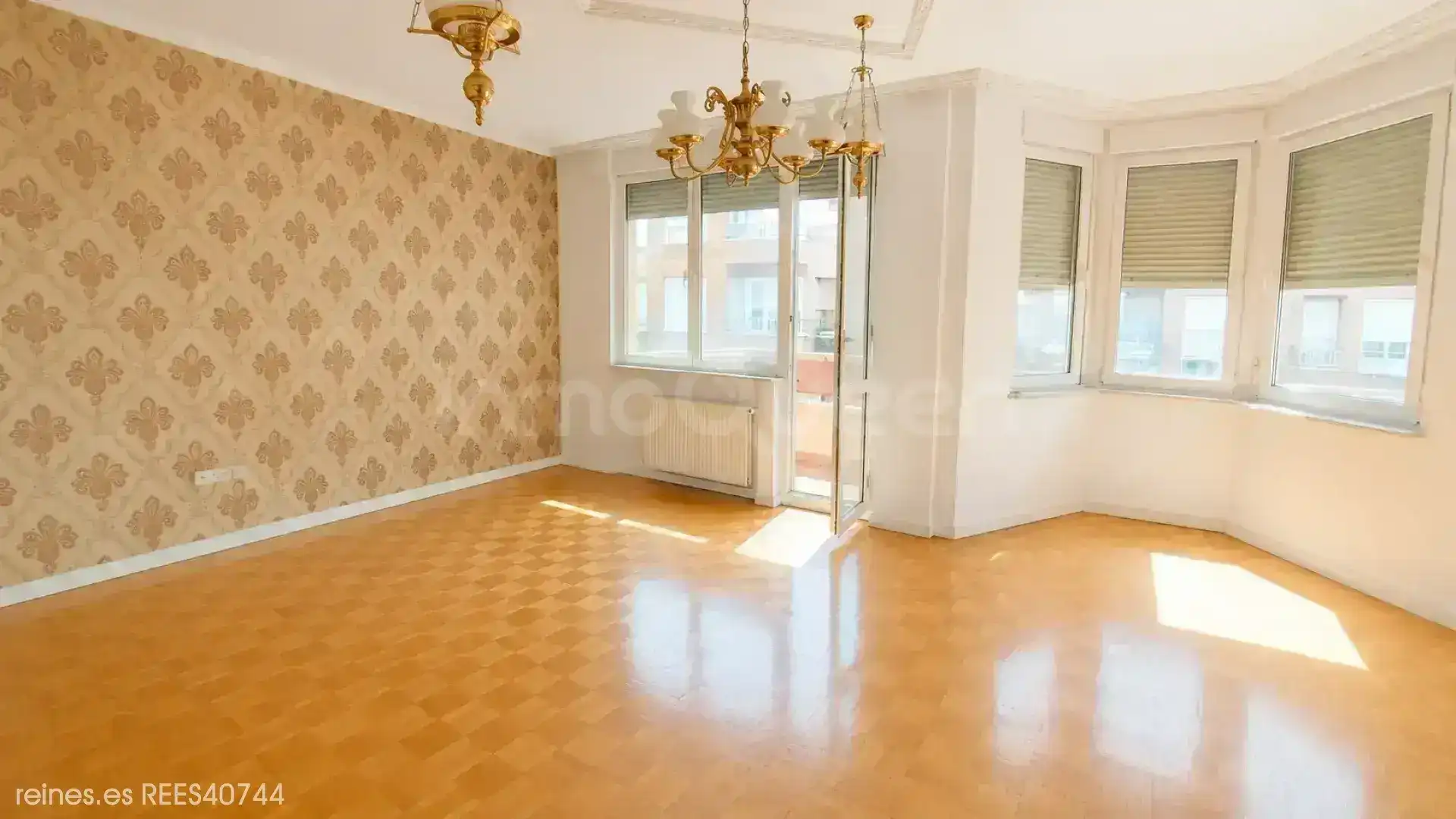Sala de estar de Piso en venta en Torrelavega  con Calefacción, Terraza y Amueblado