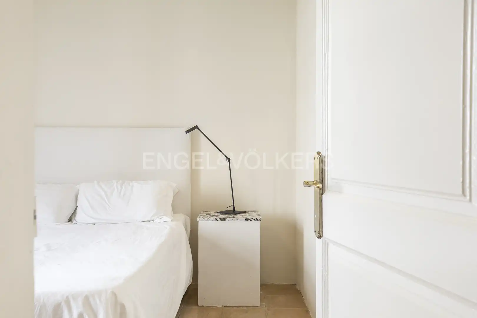 Schlafzimmer von Wohnung zur Miete in Barcelona mit Klimaanlage, Heizung und Balkon