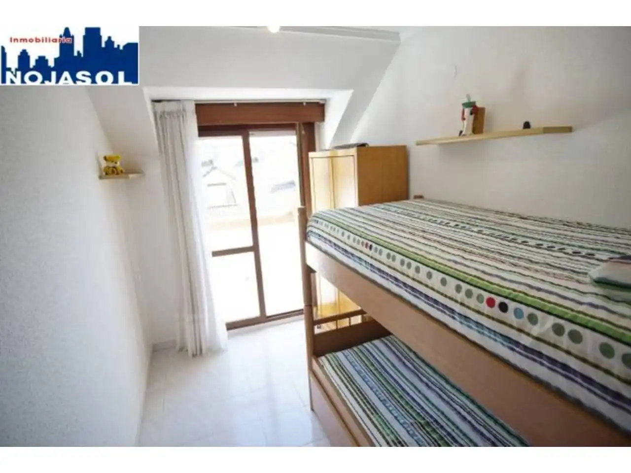 Schlafzimmer von Dachboden zur Miete in Noja mit Heizung, Terrasse und Möbliert