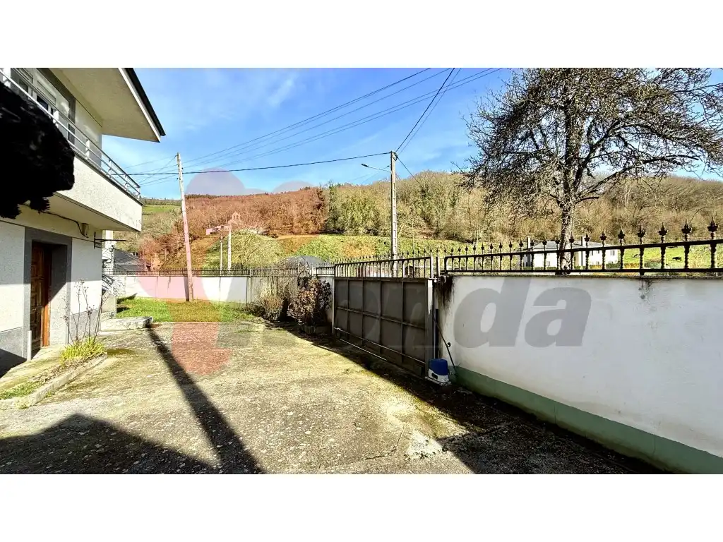 Casa o xalet en venda en Becerreá