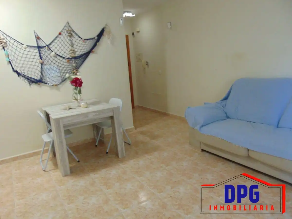 Sala de estar de Apartamento en venta en Garrucha con Aire acondicionado y Amueblado