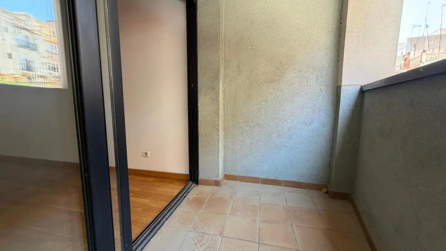 Flat with lift for sale in calle de Móra d'Ebre, imagen 3