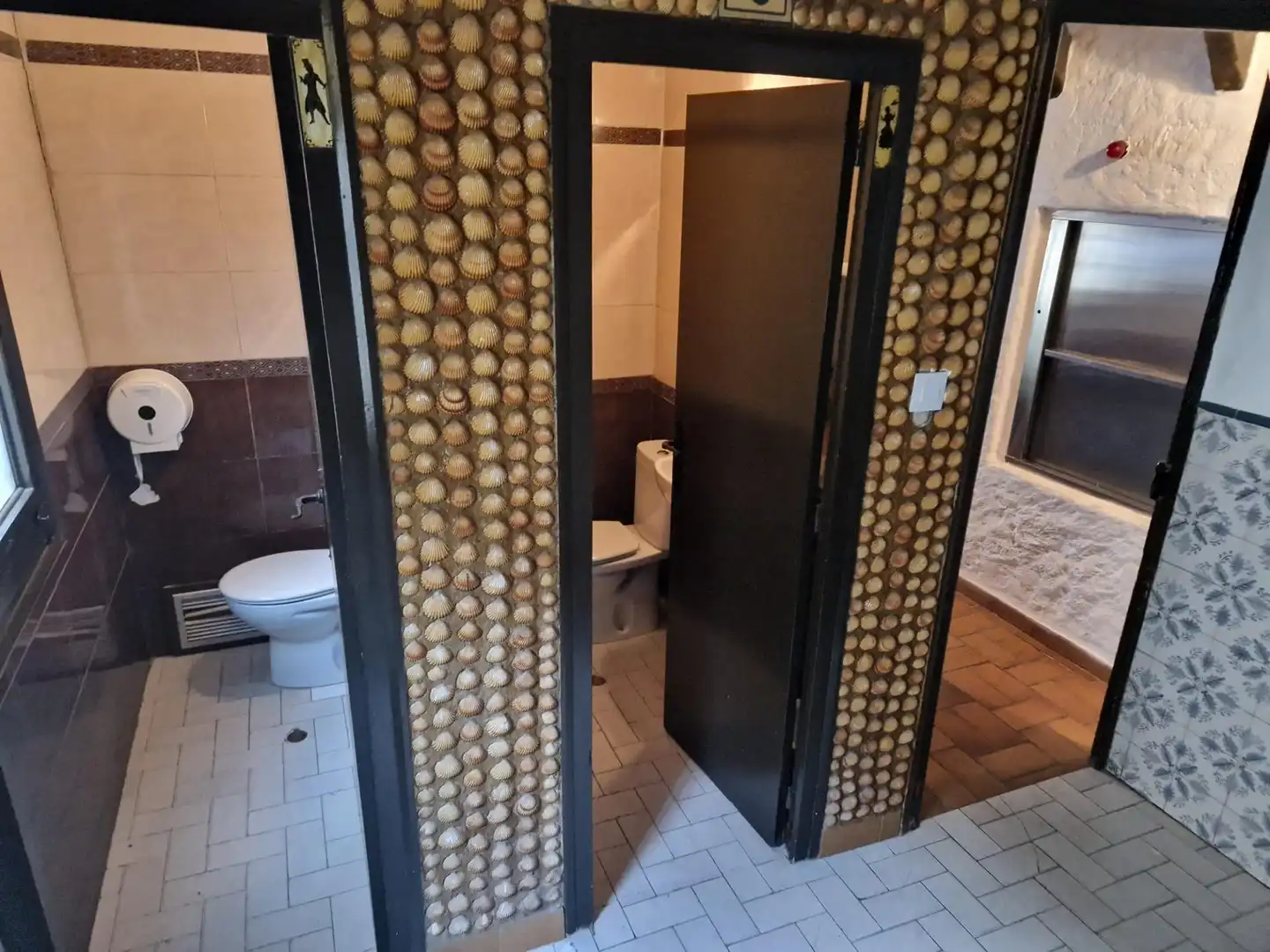 Badezimmer von Gebäude zum Verkauf in Roses