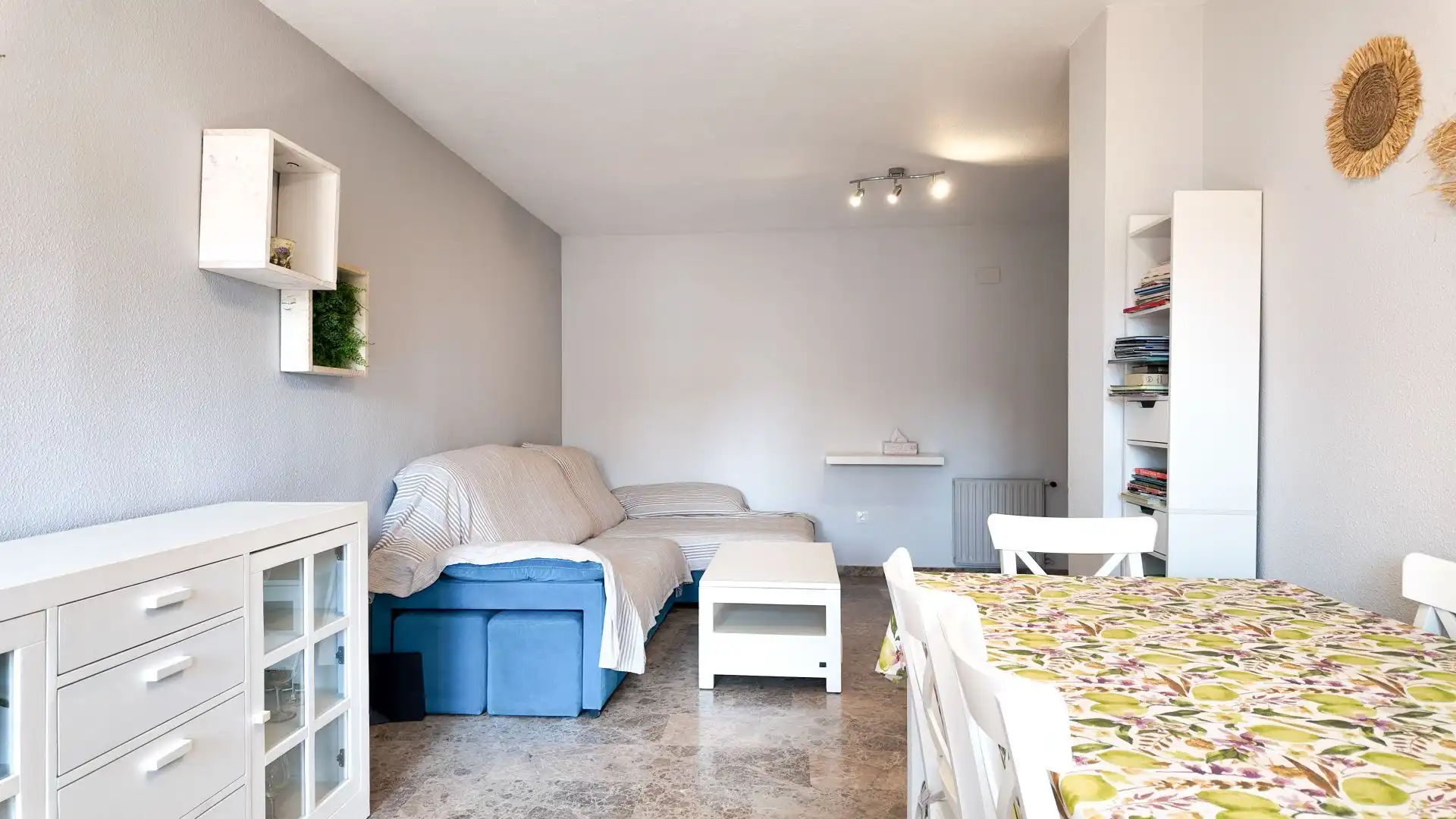 Sala d'estar de Apartament de lloguer en Valencia amb Aire condicionat, Calefacció i Terrassa