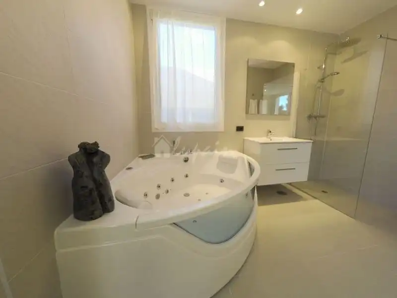 Apartamento en venta en La Caleta