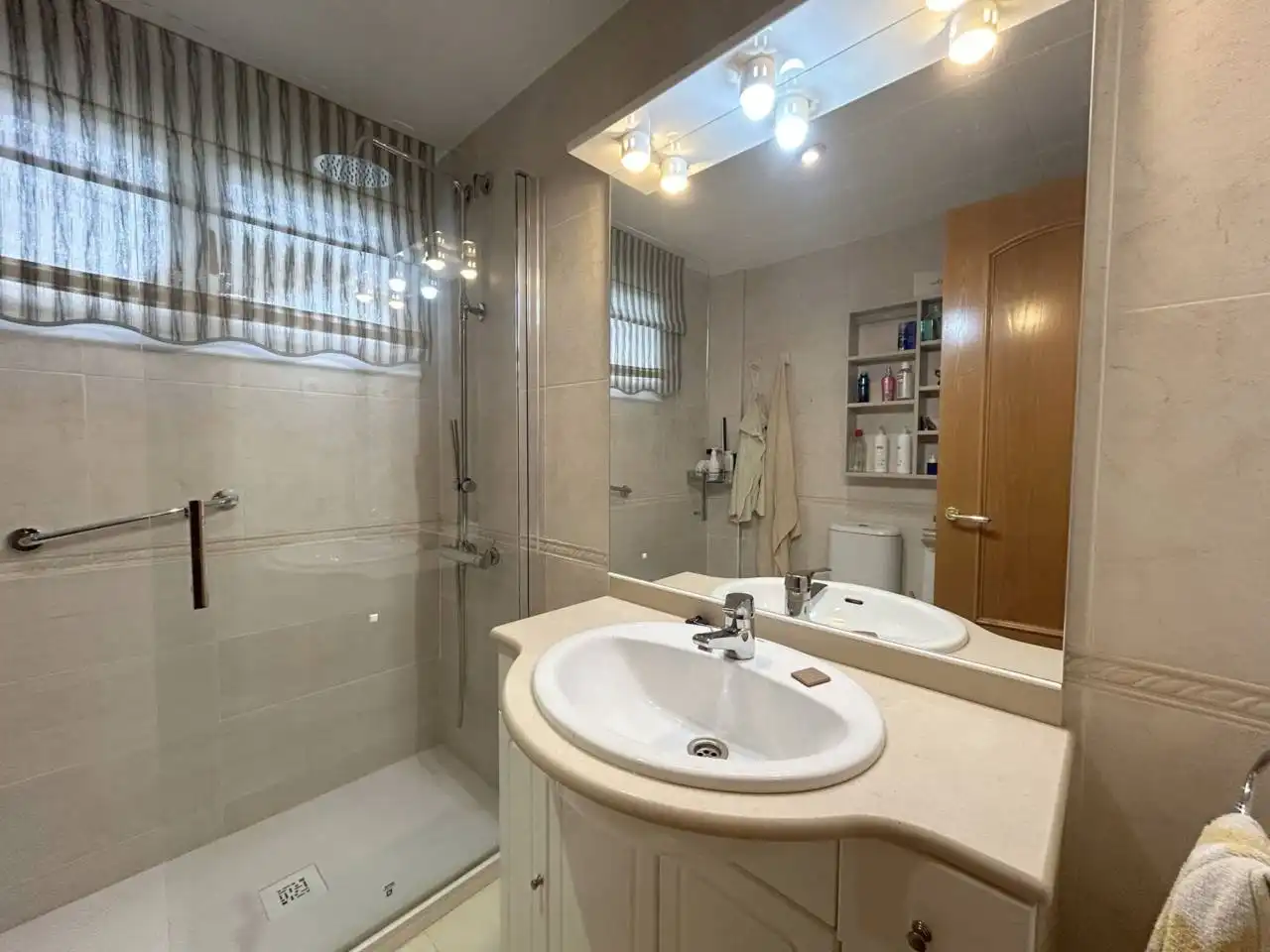 Bany de Casa o xalet en venda en Cubelles amb Terrassa i Piscina comunitària