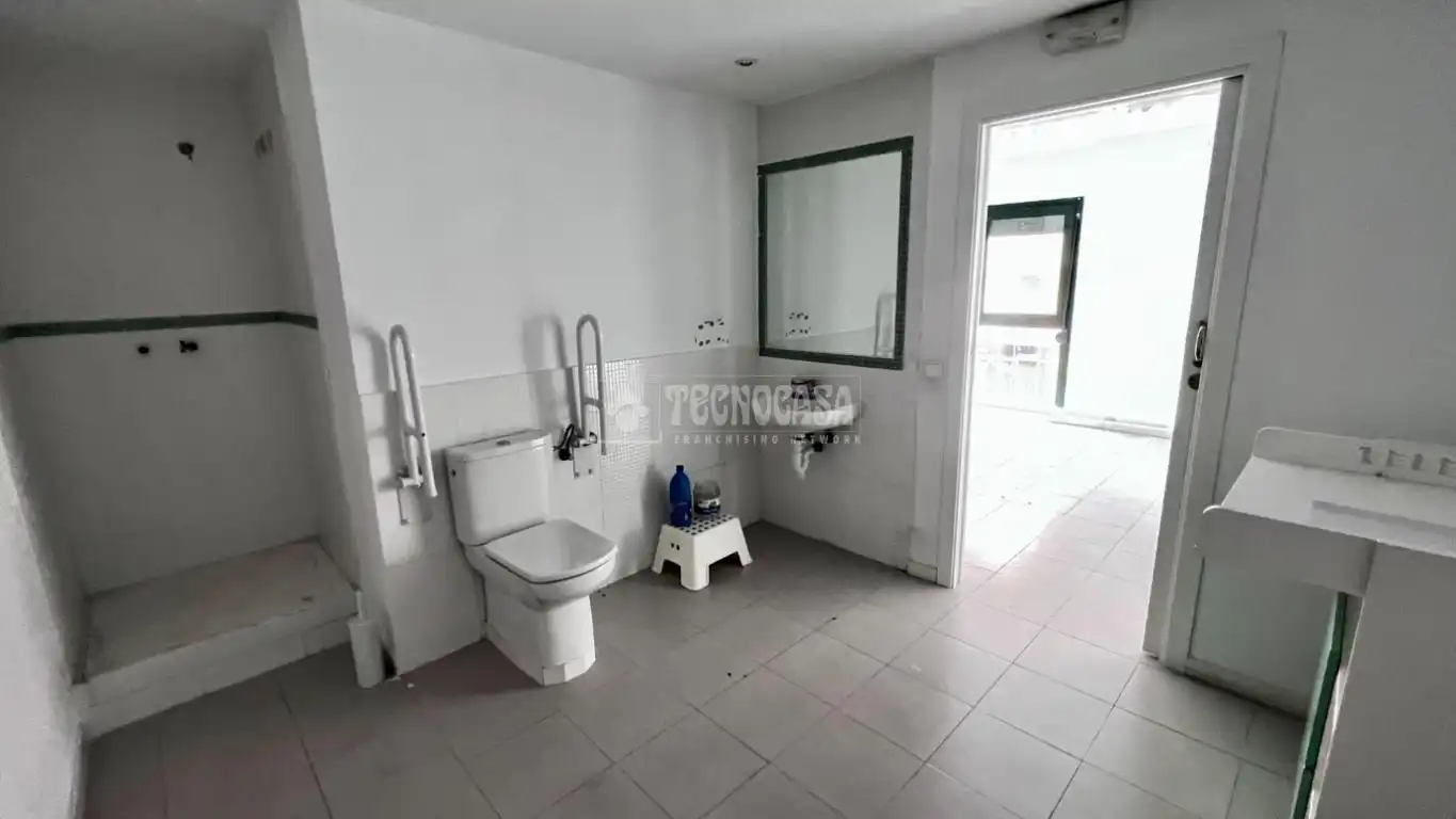 Office for rent in Alcalá de Henares  with Air Conditioner and Terrace
