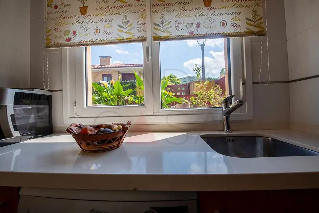 Cocina de Casa o chalet en venta en Villaescusa (Cantabria) con Calefacción, Jardín privado y Terraza