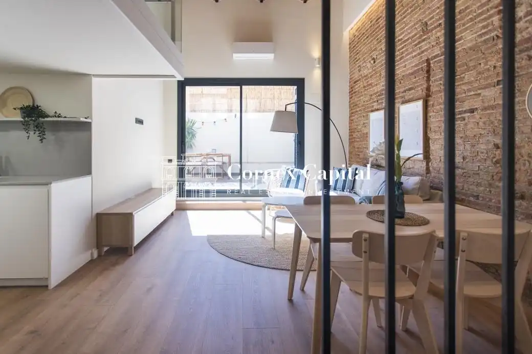 Sala d'estar de Dúplex en venda en Barcelona amb Aire condicionat, Calefacció i Terrassa