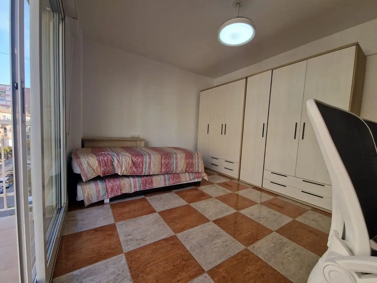Habitació a Calle PINTOR BALACA, 56, Ensanche