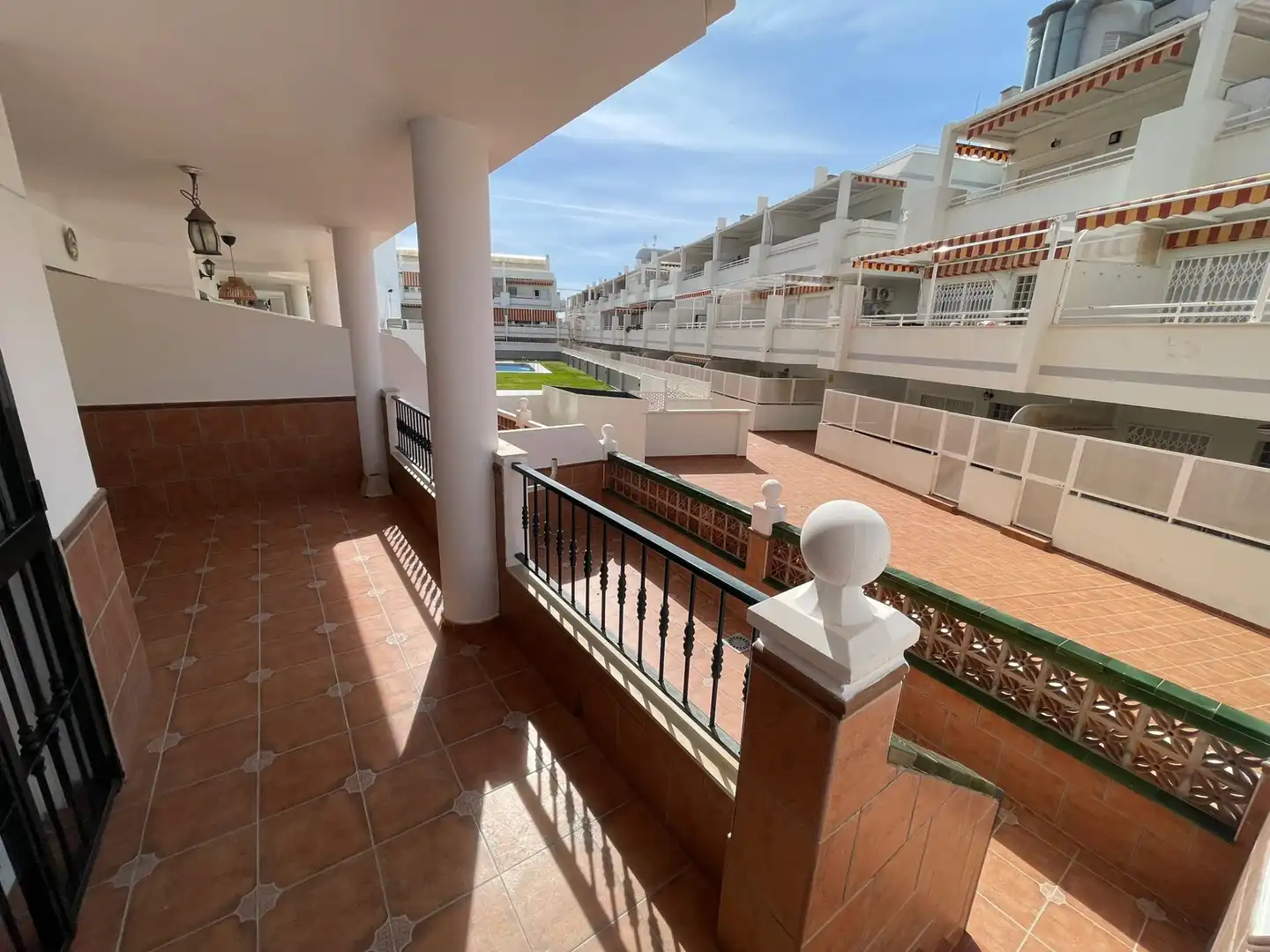 Vista exterior de Piso en venta en Torrox con Terraza, Horno y Piscina comunitaria