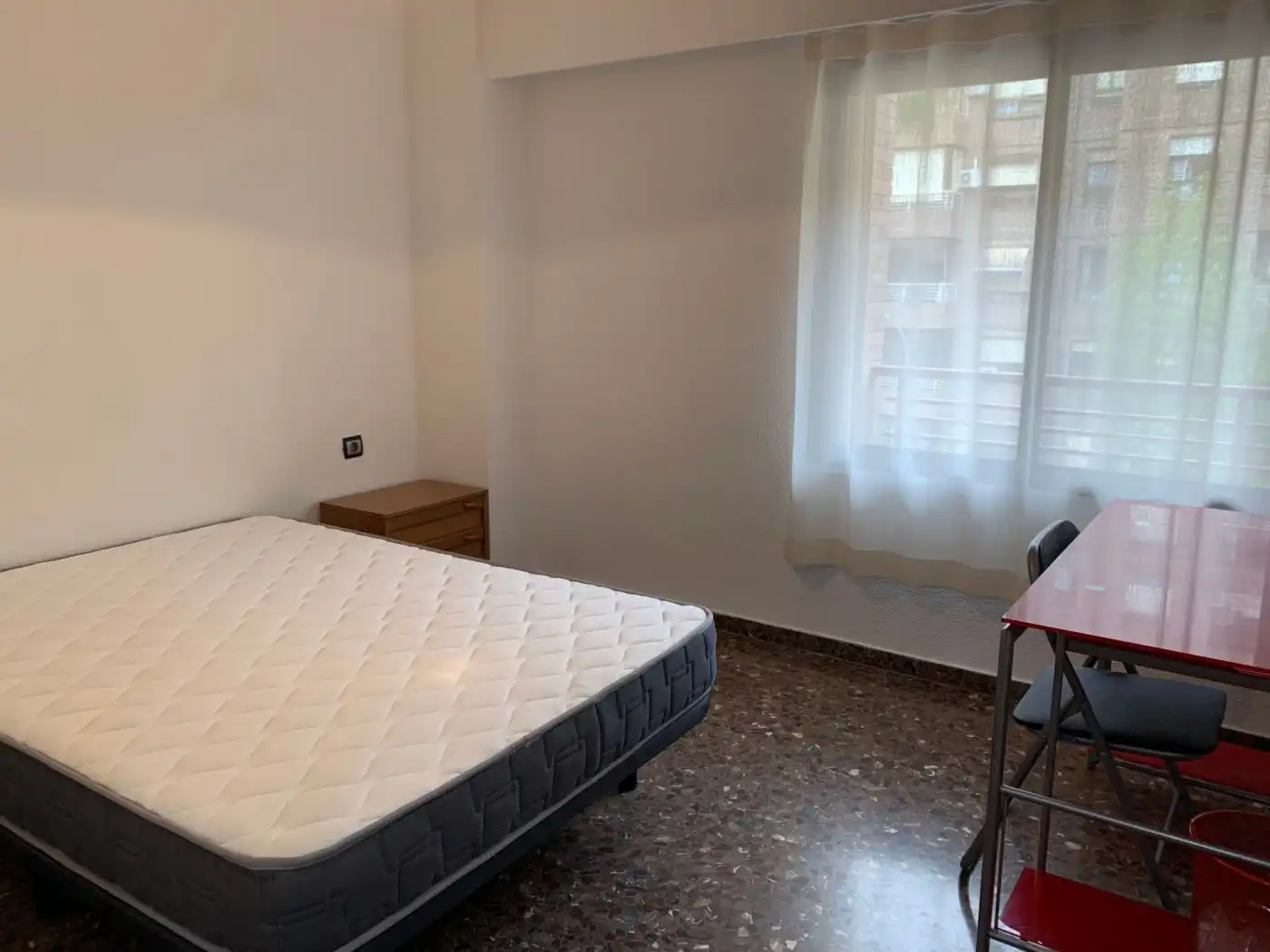 Schlafzimmer von Wohnung zur Miete in Valencia mit Möbliert und Balkon