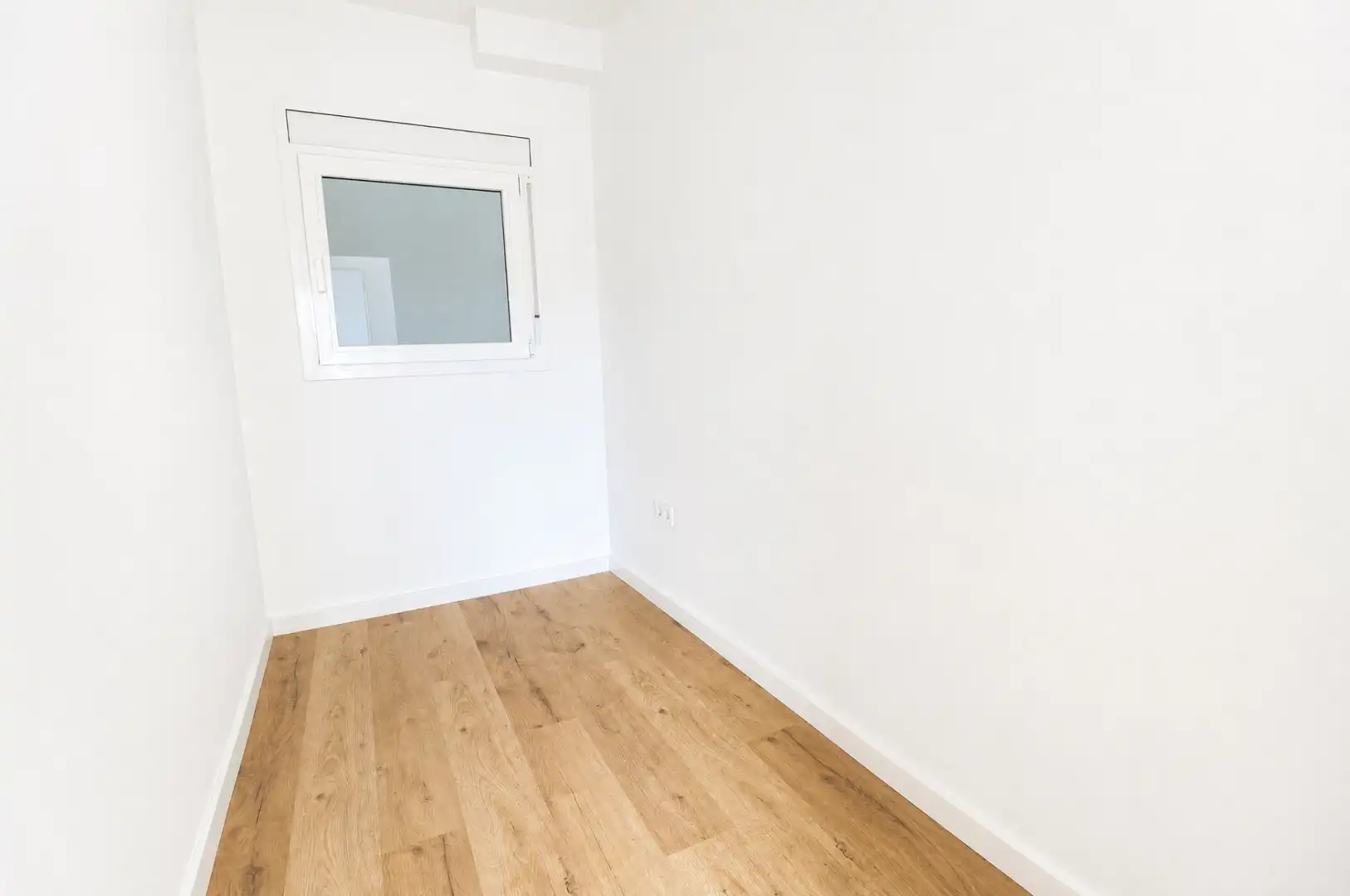 Habitación de Piso en venta en Barcelona con Parquet, Horno y Balcón