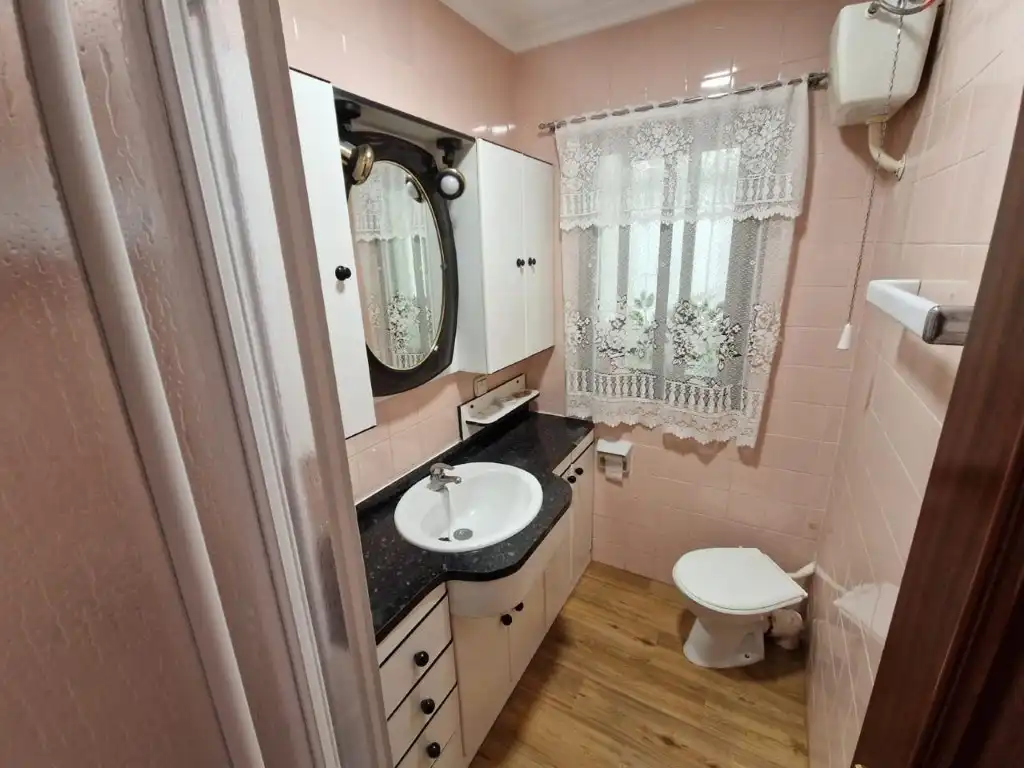Baño de Piso de alquiler en Puertollano con Aire acondicionado, Terraza y Amueblado