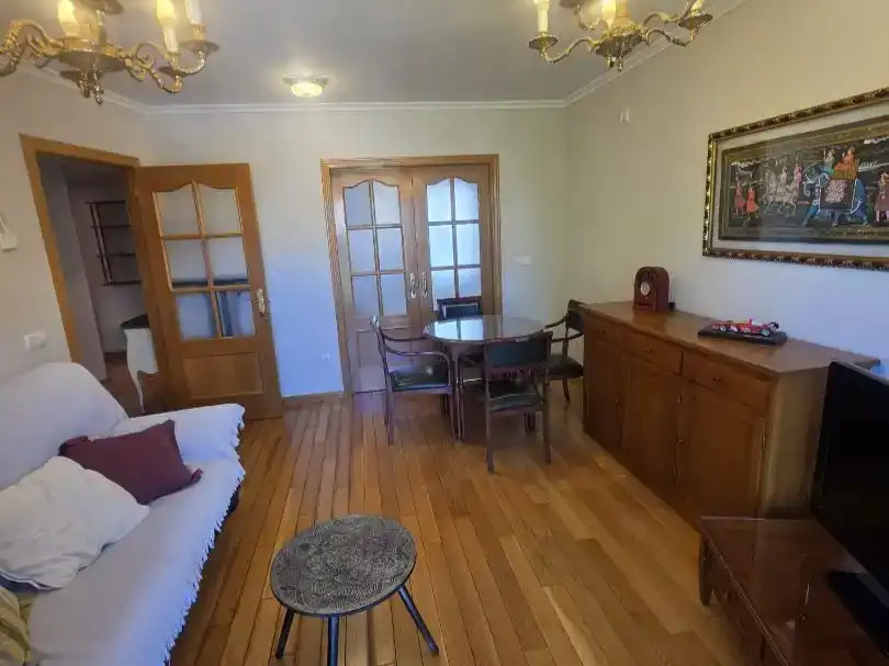 Sala d'estar de Pis en venda en León Capital  amb Balcó