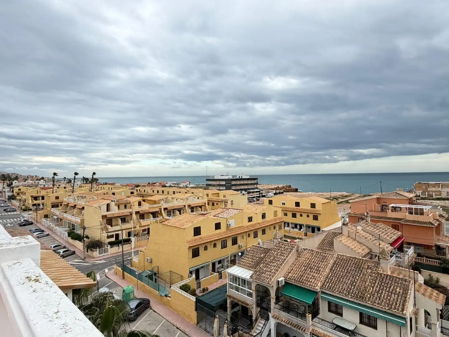 Vista exterior de Àtic en venda en Torrevieja amb Aire condicionat, Calefacció i Terrassa