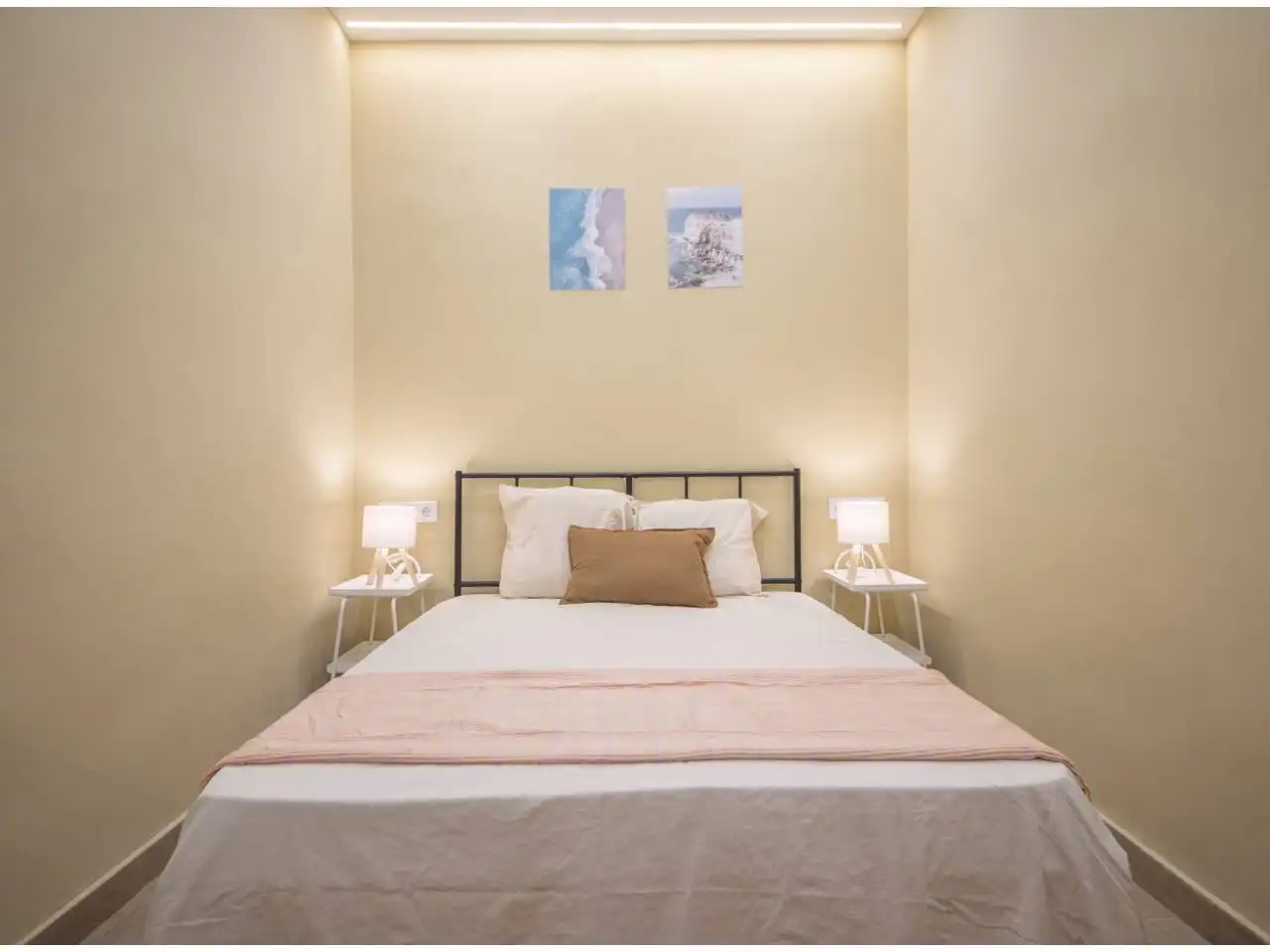 Habitación de Estudio de alquiler en Barcelona con Aire acondicionado, Amueblado y Alarma