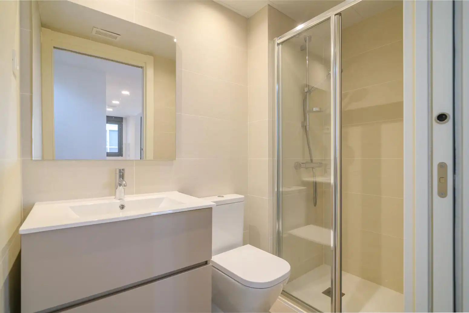 Bathroom of Flat for sale in Sant Boi de Llobregat  with Air Conditioner, Heating and Balcony